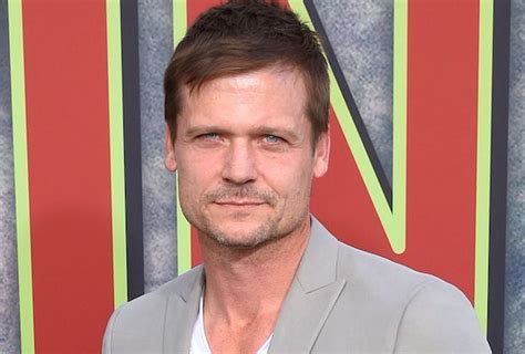 “swat” Season 3 Will Bailey Chase Steal Deacon From Team Tvline