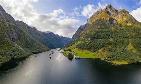 Der Unesco Nærøyfjord Buildings And Monuments Aurland Norway