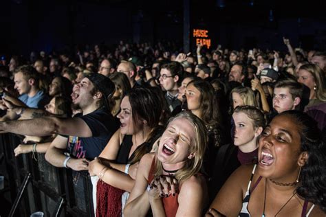 Bloomin' blinds provides owners with marketing tools, advanced training, and friendly business culture. Columbia SC Photographer | Photos: Third Eye Blind last ...