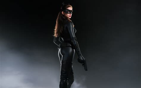 Catwoman Anne Hathaway Wallpaper