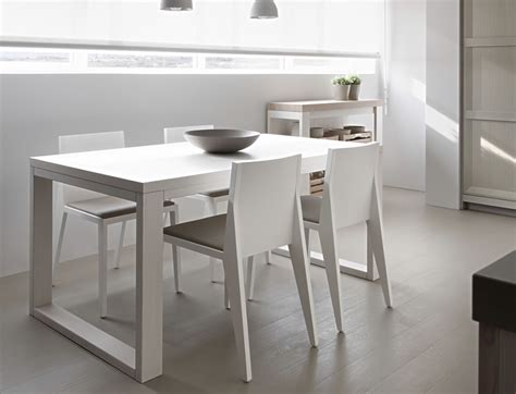 Compra tus sillas de cocina en nuestra tienda de muebles online de forma cómoda y segura. Arkadia | dica