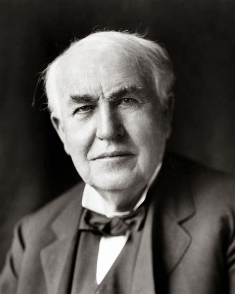 Bola lampu listrik tentunya merupakan benda yang tak asing lagi bagi kita, tapi taukah kamu bahwa penemuan benda ini melalui sejarah yang panjang oleh. Thomas Alva Edison Penemu Bola Lampu ~ Modul Kelistrikan