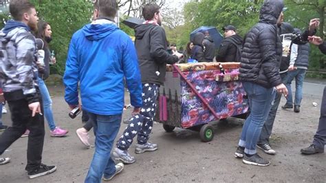 Sometime after lunch the light began to qualify as sunshine. 1. Mai in Haltern am See 2017 | div. Maikarren | | FullHD ...