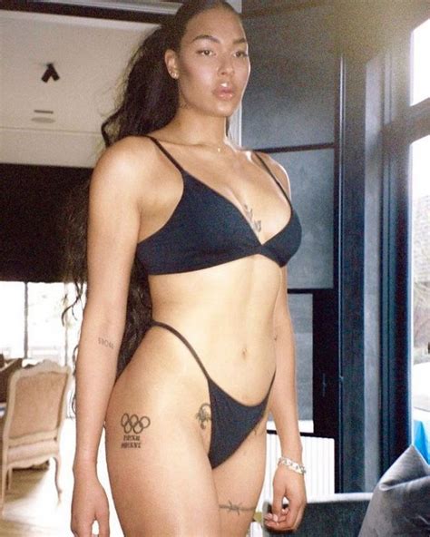 Basketball Star Liz Cambage Stuns In Cheeky Lingerie Instagram Clip And Hot Sex Picture