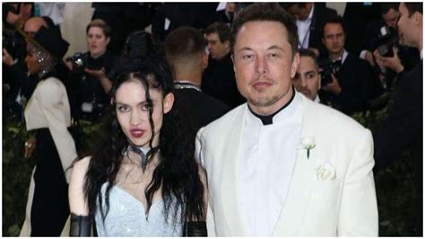 Tesla Ceo Elon Musks Girlfriend Grimes Goes Topless To Flaunt New