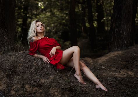 Wallpaper Model Blonde Looking At Viewer Sitting Red Dress Bare Shoulders Barefoot