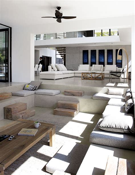 Tanpa sandaran samping via www.dekoruma.com. Desain Interior Ruang Tamu Tanpa Kursi Yang Cantik Dan ...