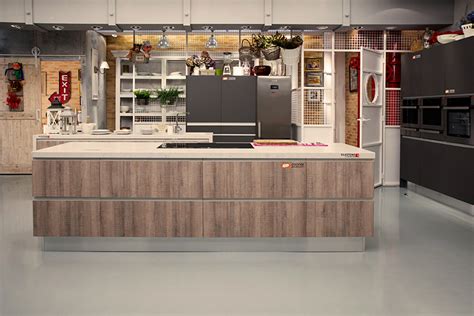 Las cocinas rústicas de conforama que vas a ver a continuación combinan diseño rústico con aires contemporáneos de una forma magistral. Cocinas y Muebles de Cocina - Karlos Arguiñano confía una ...