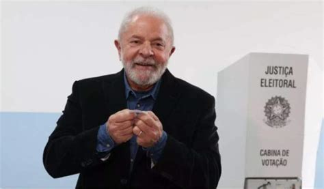 Lula votou por volta das 9h20 em São Bernardo do Campo Hojemais de