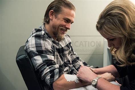 Charlie Hunnam Sons Of Anarchy Tattoos Sons Anarchy Hunnan Sons Of