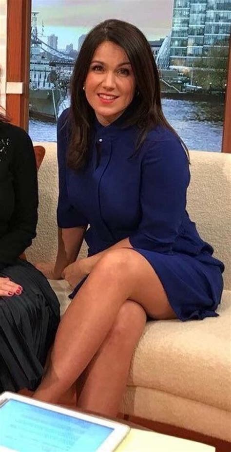 Pin By Carl On British Women Holly Willoughby Outfits Female News Anchors Susannah Reid