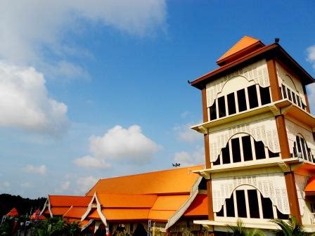 Lapangan terbang ini dibuka semula untuk kegunaan penerbangan komersil pada 12 januari 2009. Terengganu My Heritage: Foto segmen: Lapangan Terbang ...