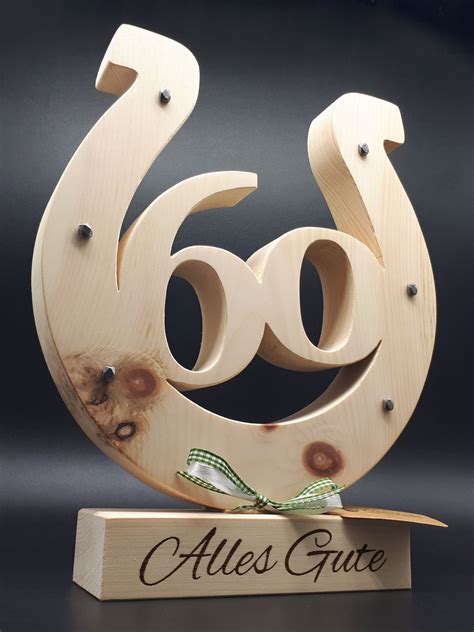 Eine dekupiersäge befindet sich meist auf einem massiven standkörper. Großes Hufeisen zum Geburtstag - Hochzeitsgeschenke aus Holz