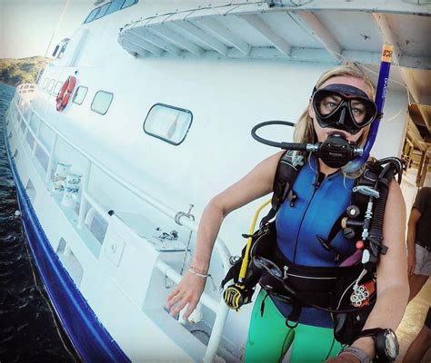 pin by carlos rechy on snorkel scuba girl sport girl diving