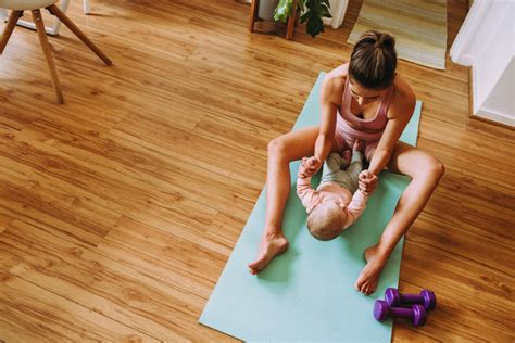 postpartum tips on easing back into exercise for new moms