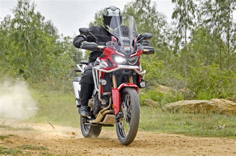 Our africa twin adventure sports test bike was equipped with the optional $700 dual clutch transmission, which offers four automatic modes and a pushbutton manual mode. 2018 Honda Africa Twin DCT review, test ride - Autocar India