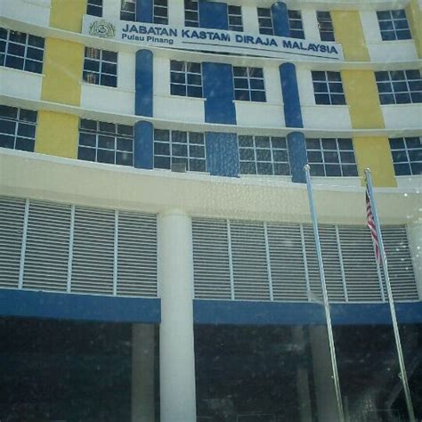 Jabatan kastam diraja malaysia adalah salah sebuah badan jabatan kerajaan di bawah kementerian kewangan malaysia. Jabatan Kastam Diraja Malaysia - Government Building