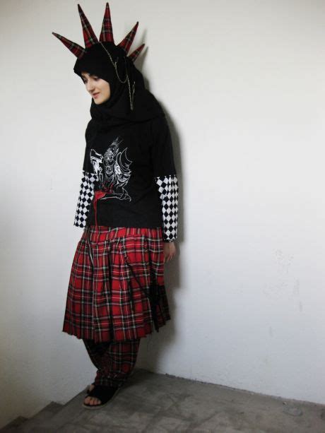 Taqwaacore Tesnim Sayar Is A Muslim Punk She