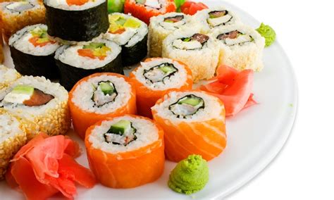 Vediamo insieme un modo semplice per preparare il sushi anche a casa propria. Come preparare il sushi in casa parte 3 | DONNISSIMA.it
