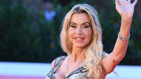 Valeria Marini “avere Un Figlio è Sempre Il Mio Sogno Nel Cassetto”