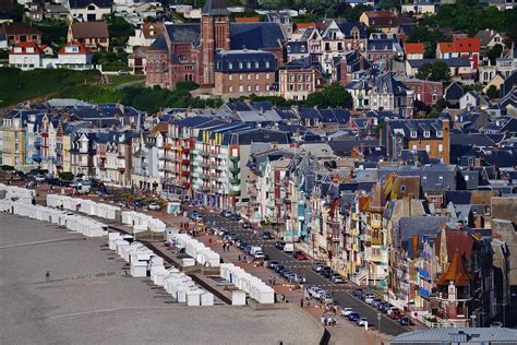 Plage De Mers Les Bains Visite Ta France