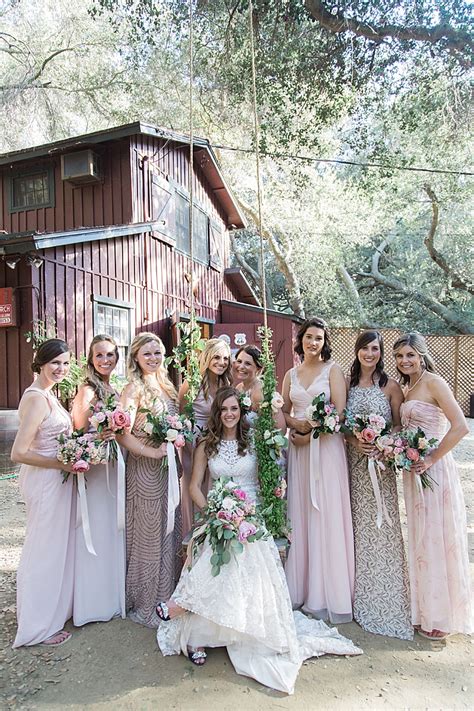 Located just minutes south of downtown frankfort, illinois, southern charm offers a rustic shabby chic, glam wedding ambiance, while being easily located near the city and suburbs. Rustic Barn Wedding at Blackberry Creek Farm | Southern ...