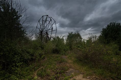 Eerie Images Of Americas Abandoned Amusement Parks Will Haunt You