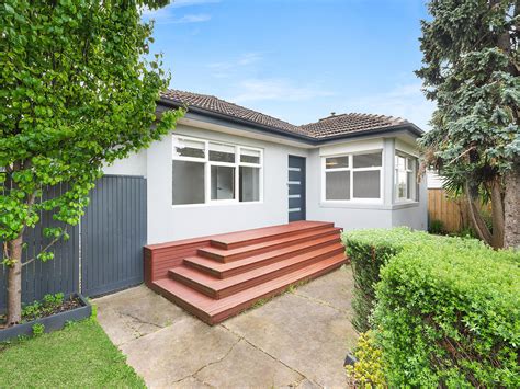 11 Hughes Street Bell Park Vic 3215 House For Rent 485 Domain