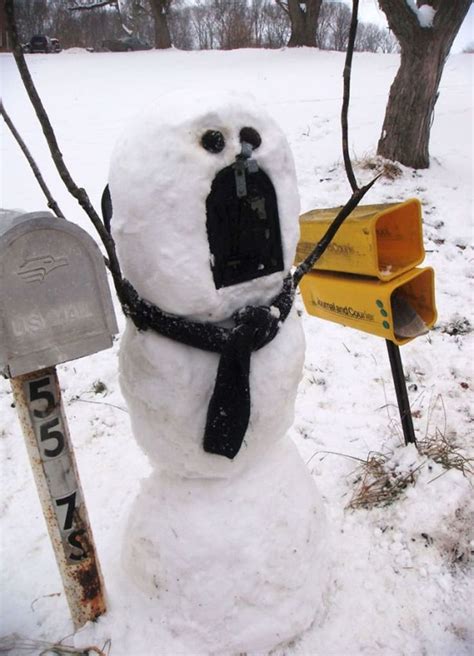 20 Hilarious Snowmen Designs From People Who Decided To Get Creative