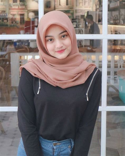 Pin Di Jilbab Cantik