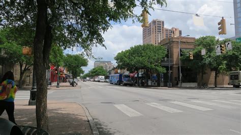 Caminando por Austin Downtown