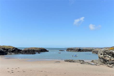 Trearddur Bay On Anglesey Is Just Gorgeous Sand Rockpools It S Got
