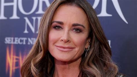 Photos Kyle Richards Debuts New Look On Red Carpet Alongside Her