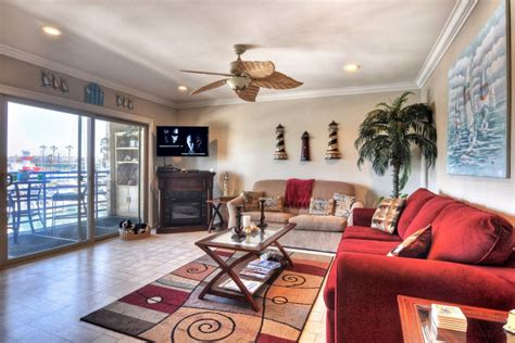 6 bed, 3 bath home for rent available now! Oceanside 2BD/2BA condo located between the harbor and the ...