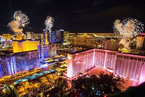 Las Vegas New Years Eve 2019 Best Places To Celebrate New Years 2019