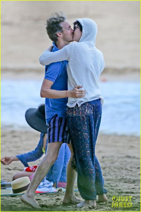 Anne Hathaway Beachtime Bliss With Shirtless Adam Shulman Photo