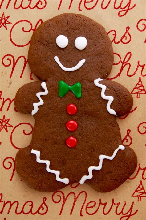 Recipes that are perfect for a christmas cookie plate, from snickerdoodles and chocolate crinkles to gingerbread men and sugar cookies. GIANT Single-Serving Christmas Cookies - Gemma's Bigger ...