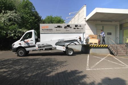 El mediocampista danés cayó desplomado al suelo y hay preocupación. CARGOLOADER® | RUTHMANN
