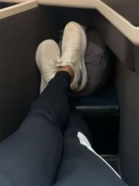 Cathay Pacific Jamie Zhu Fakes Broken Ankle To Get Business Class Upgrade Au