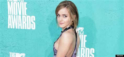 Emma Watson Shows Off Her Perfect Pins At The Mtv Movie Awards
