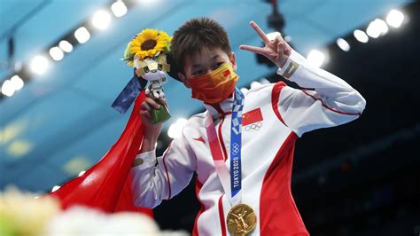 Chinas Quan Hongchan Scores Two Perfect Dives To Win Historic Gold