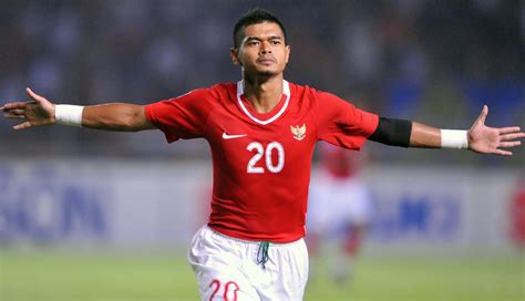 7 Pemain Sepak Bola Legendaris Timnas Indonesia