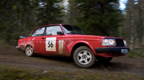 Your Ridiculously Awesome Rally Volvo 242 Wallpaper Is Here