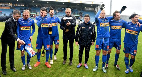 Each year, the top finishing teams in the 1. Sandefjord beste arrangør / OBOS-ligaen
