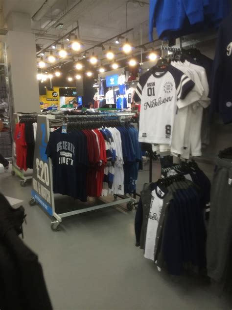 Jd sports is now the official supplier and sponsor of a number of association football teams, players and associations, and has purchased a number of smaller sports fashion retailers in recent years. 16 best JD Sports - Nottingham images on Pinterest ...