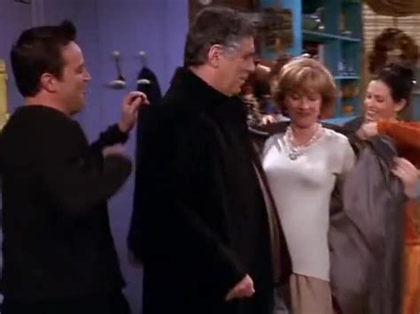 Yarn Whoa It Snowing Out There Friends 1994 S06e09 The One