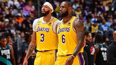 Lebron James Is Single Handedly Keeping The Lakers Afloat Just As Anthony Davis Did Before Him