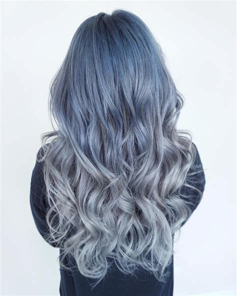 From silver blondes to silver greys silver is one of those hair colour trends that always seems slightly too avant guard to actually pull off. Blue to silver 😍 | Grey ombre hair, Hair styles, Denim hair