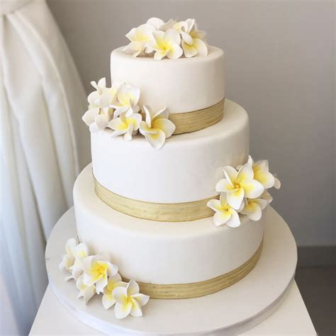 3 tiers le novelle cake jakarta and bali wedding cake bali wedding wedding cakes cake