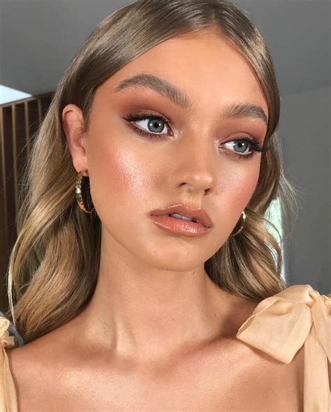 Makeup Girl Discovered By 𝓞𝓱𝓶𝔂 𝓫𝓮𝓵𝓵𝓪 𝓿𝓲𝓽𝓪 On We Heart It Tan Skin